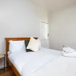 Boho Chic 1Br House - 3 Min Walk To Bus Stops