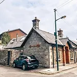 Alpha Cottage