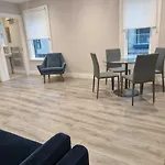 New Updated 2Bd In Prime Central Spot At Docklands