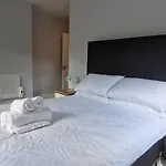 New Updated 2Bd In Prime Central Spot At Docklands