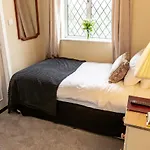 Aaron Court B&B