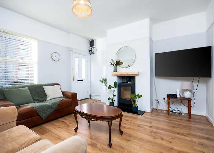 Boho Chic 1Br House - 3 Min Walk To Bus Stops