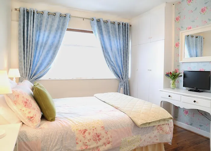 Auburn Bed And Breakfast