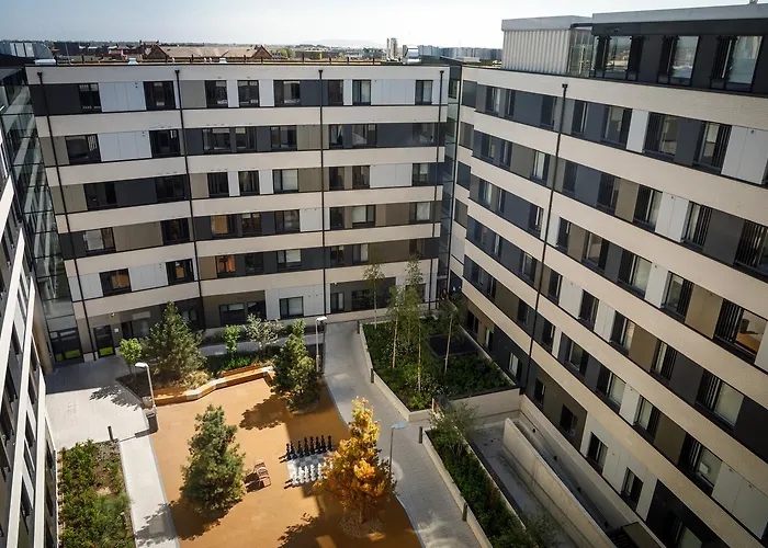 Destiny Student - Kavanagh Court