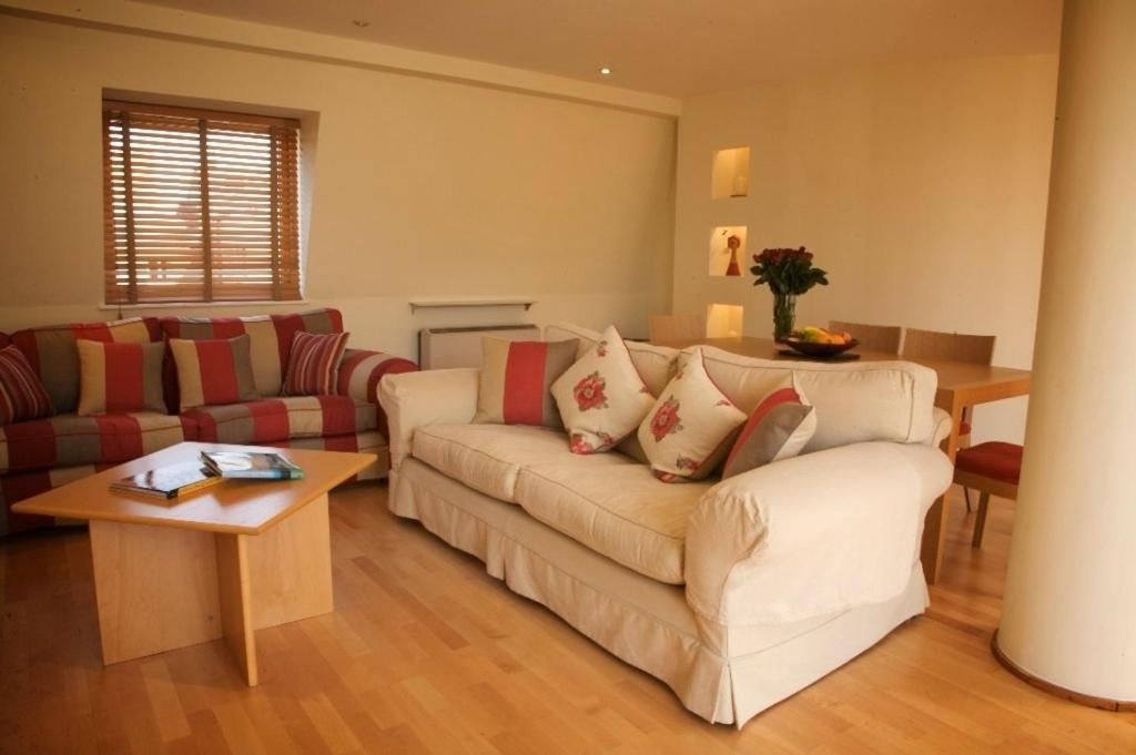 Molesworthcourt