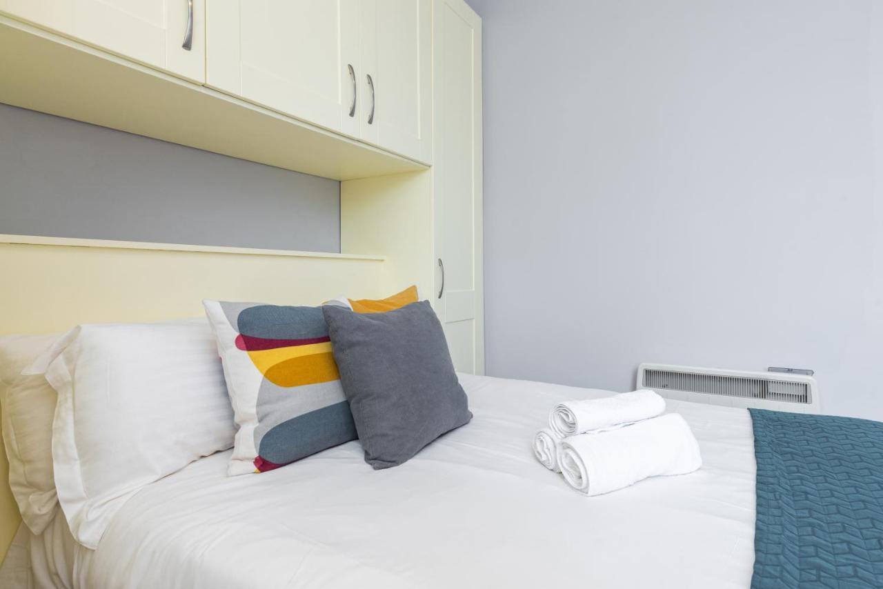 Dame Street - Irish Group Apartment Dublin
