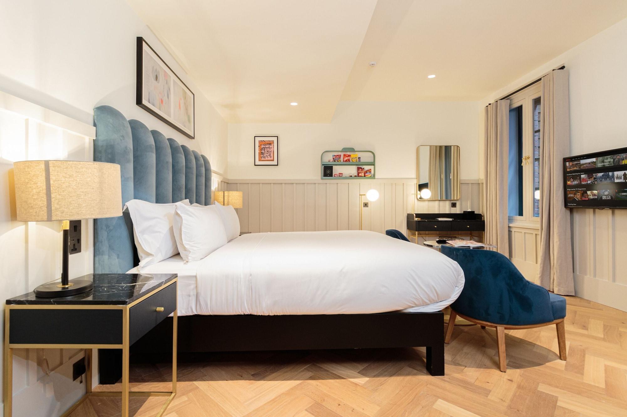 The Clarence 4*