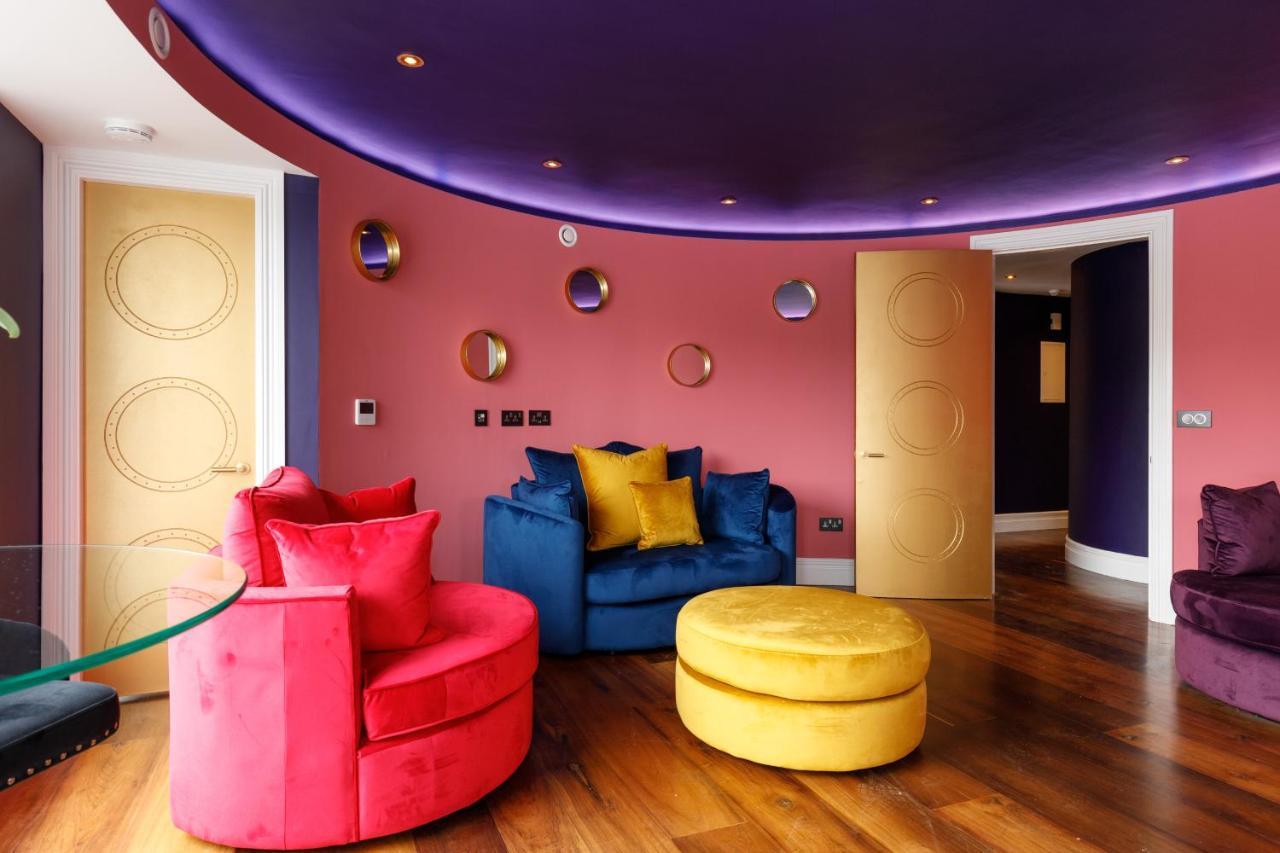The Curve, Millennium Tower Apartment