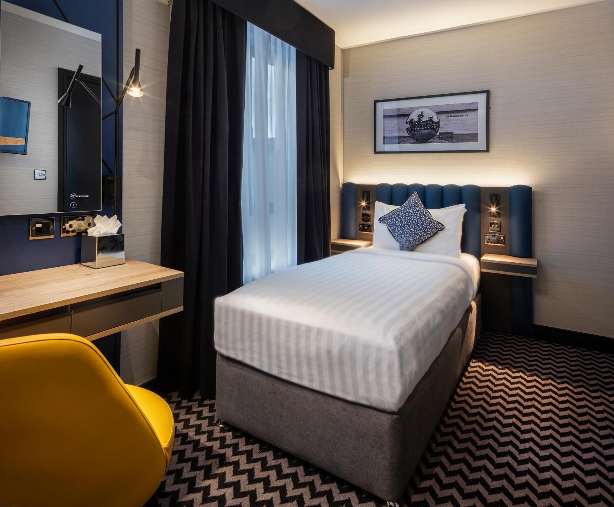 Hotel Academy Plaza 3*