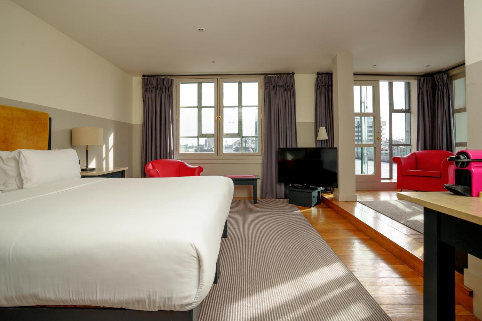 The Clarence Hotel 4*