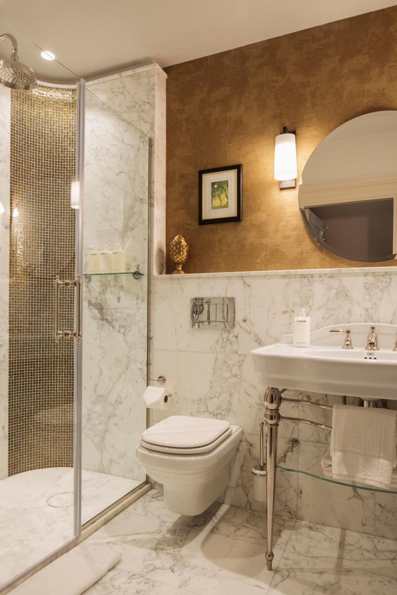 Townhouse On The 4* Dublin
