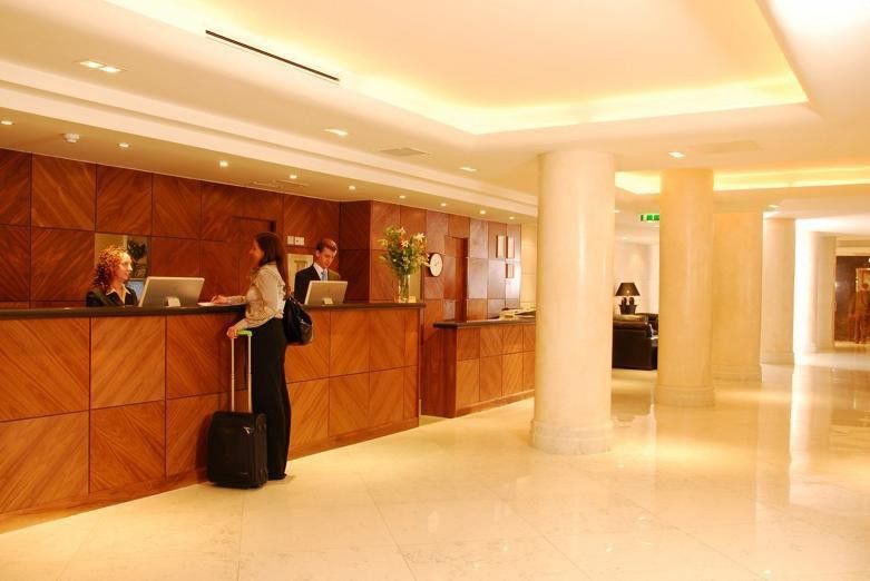 Academy Plaza Hotel 3*