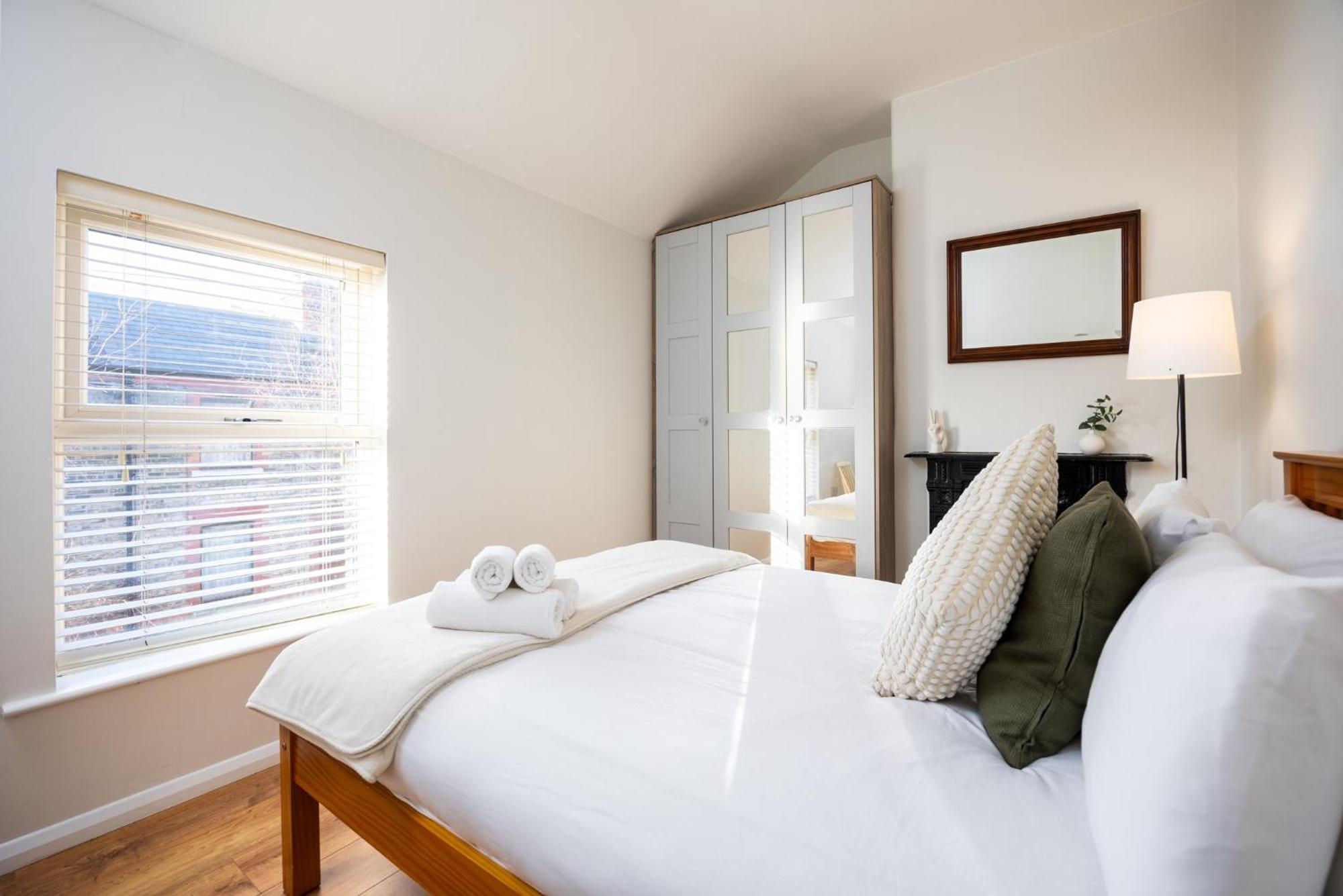 Boho Chic 1br House - 3 Min Walk To Bus Stops *