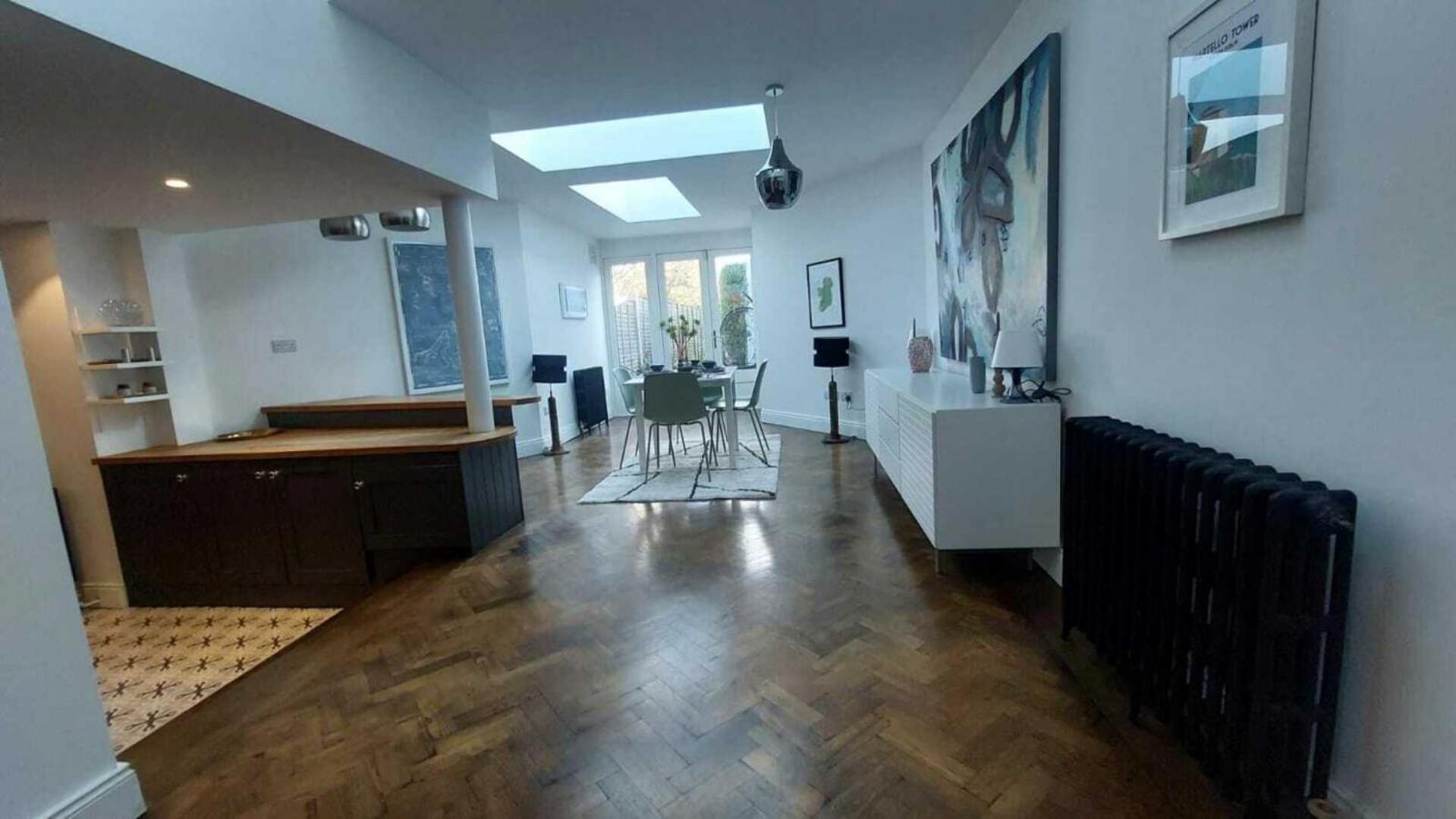 Stunning Unique & Elegantly Refurbed Seafront 2bd Vakantiehuis
