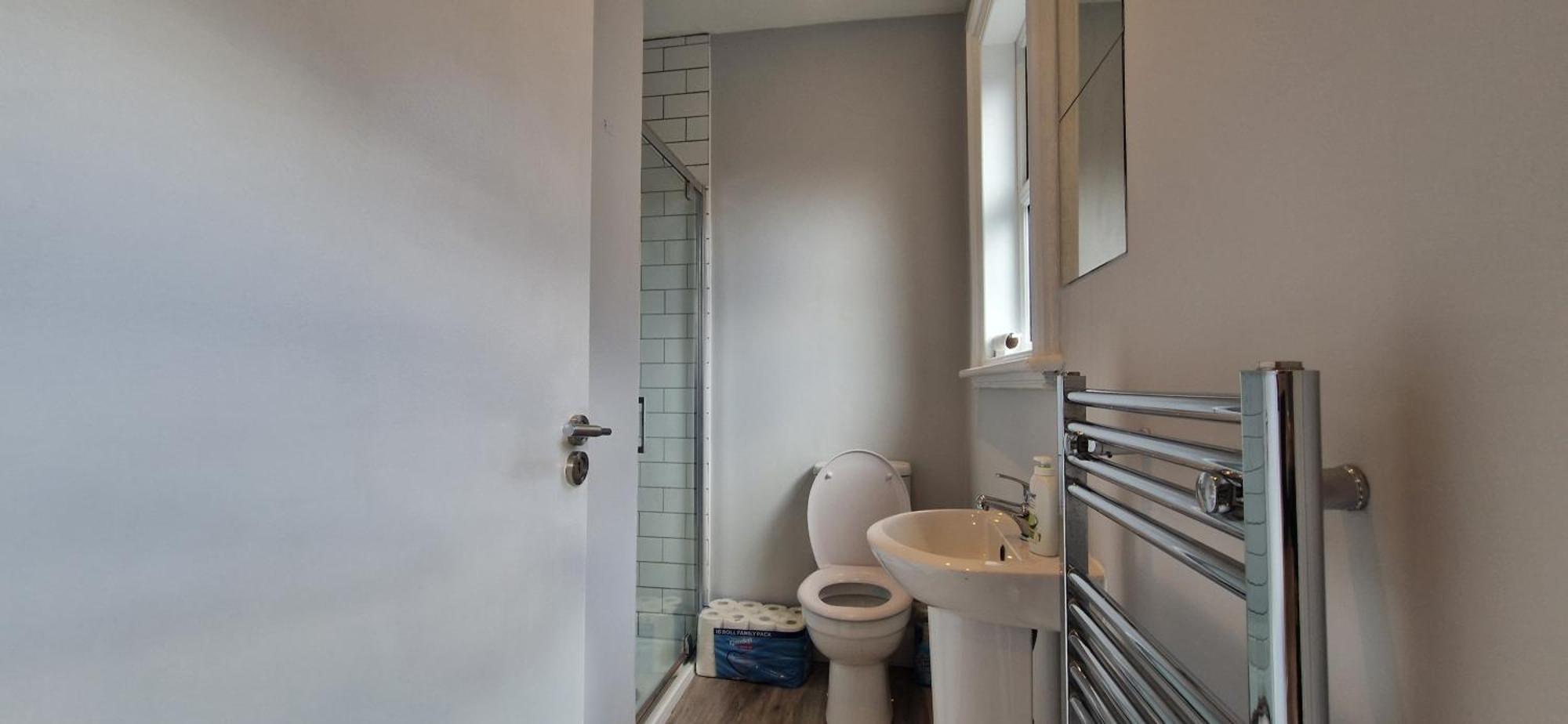 New Updated 2bd In Prime Spot At Docklands