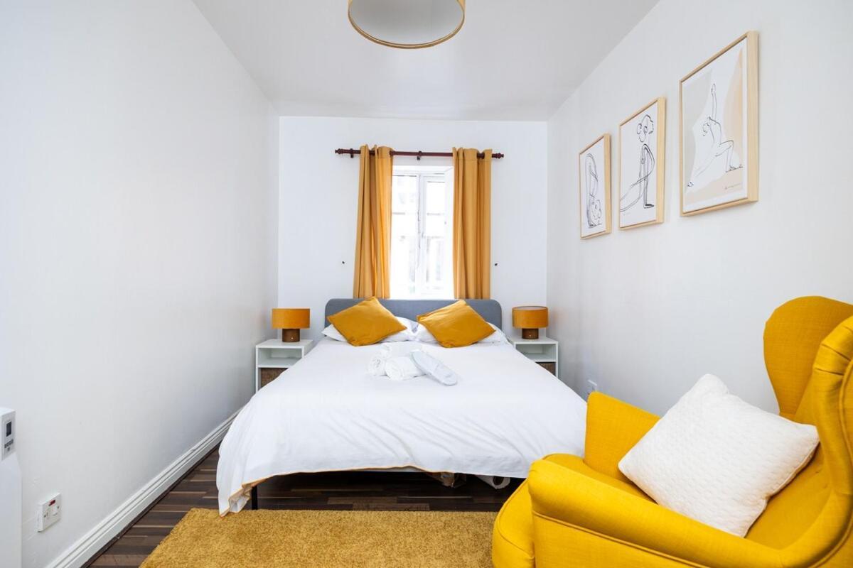 2br With Balcony Apartment