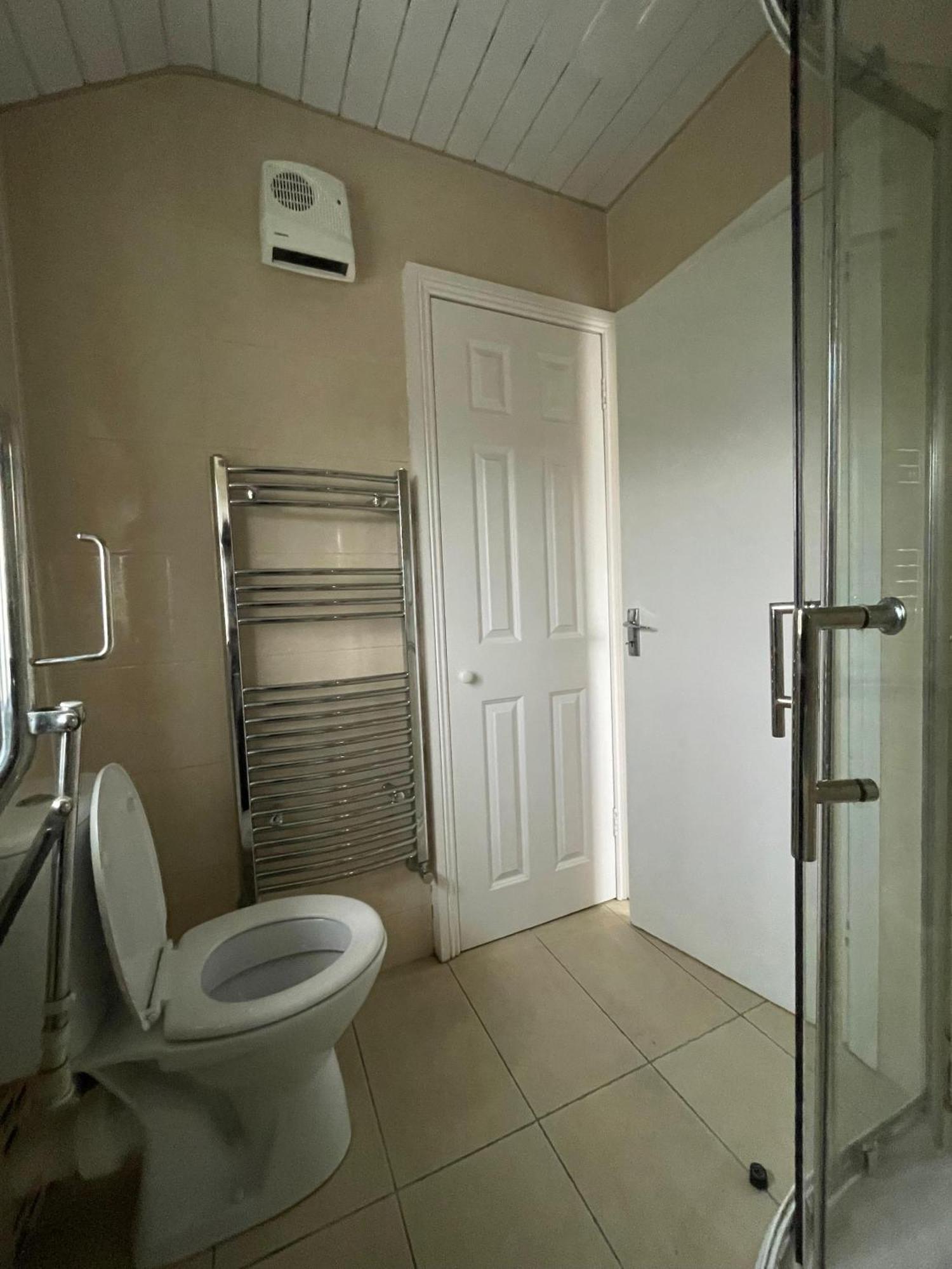 Superb Double Near Airport - 3 * Dublin