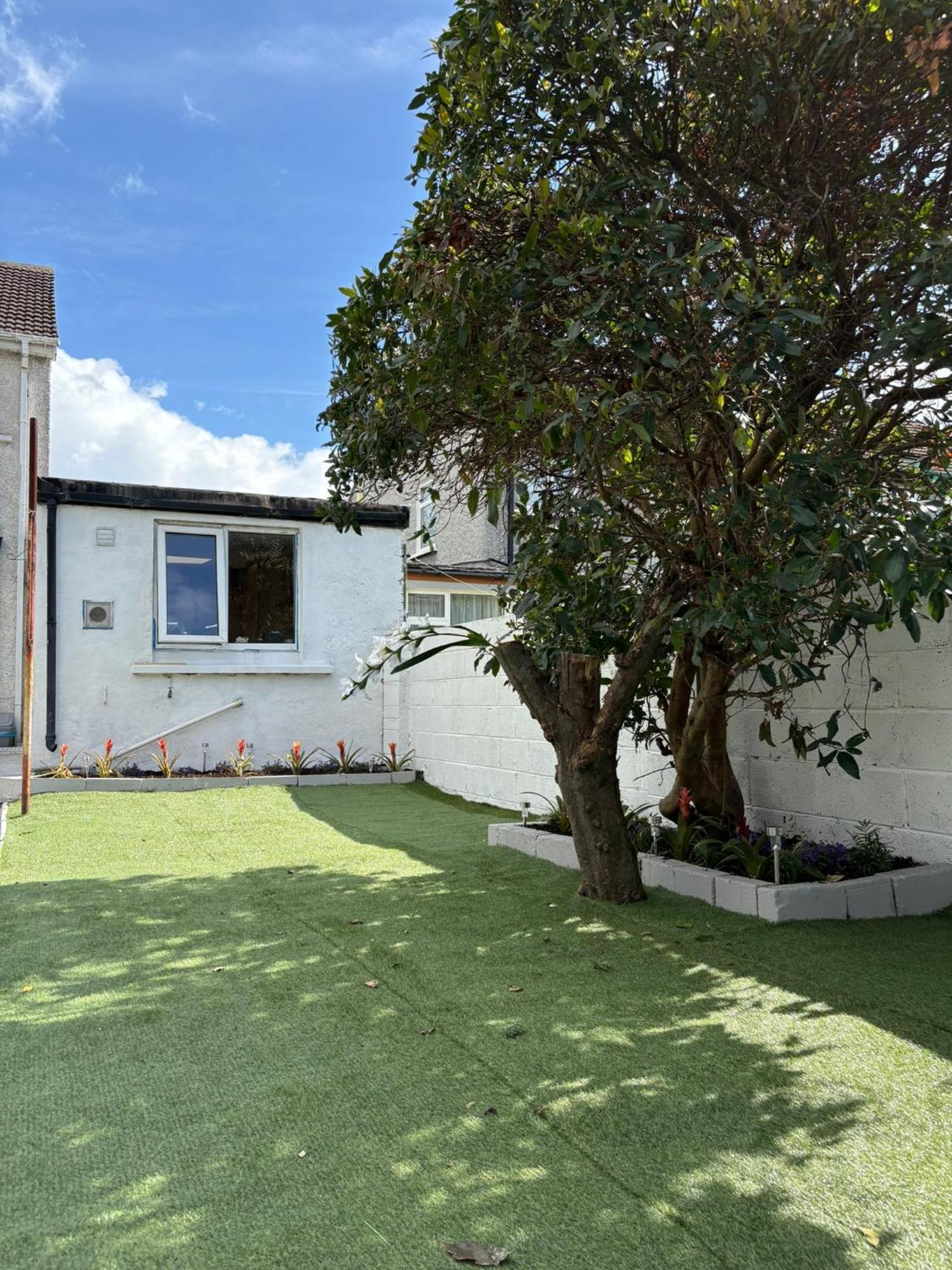 Superb Double Near Airport - 3 * Dublin