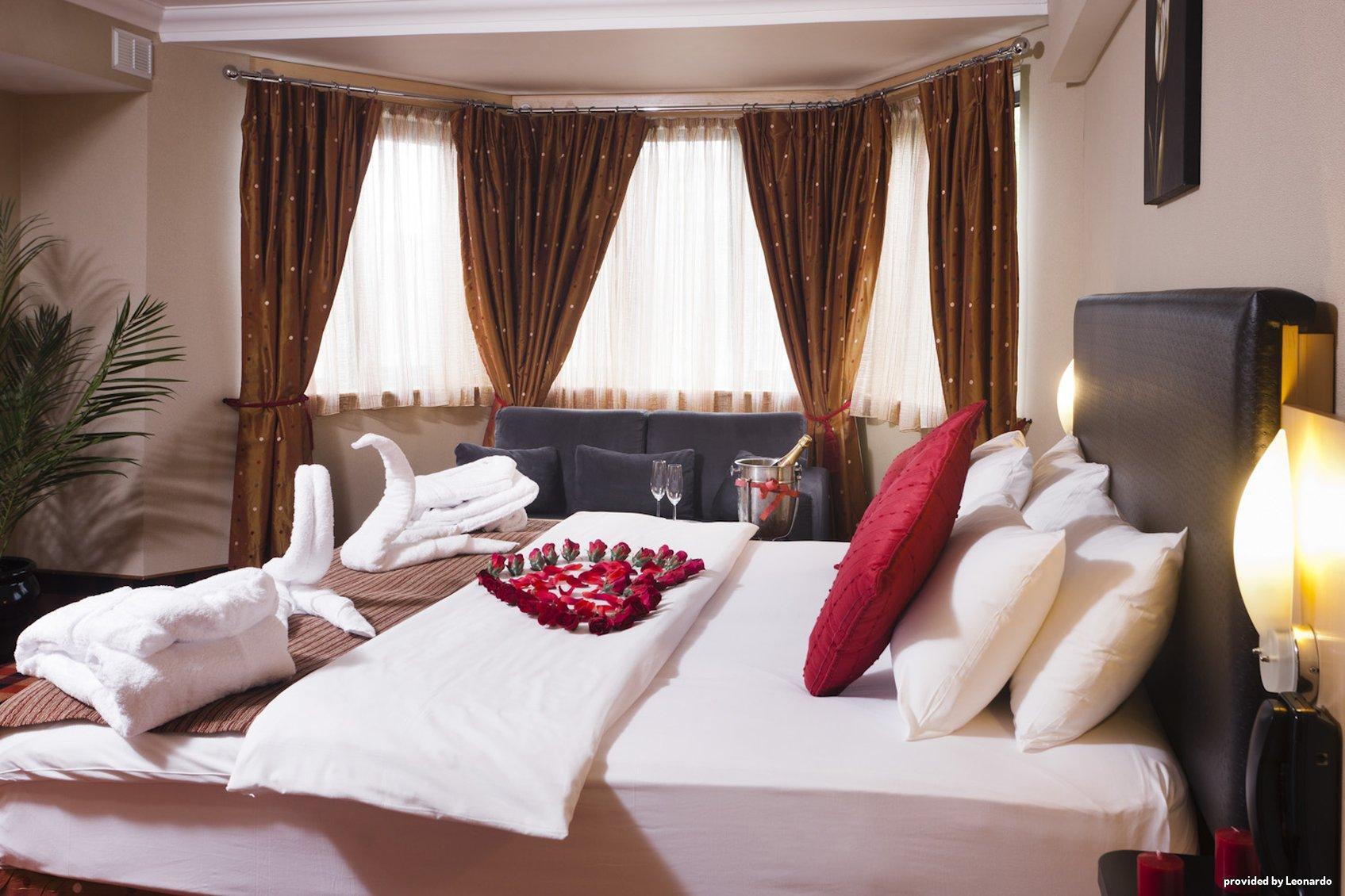 Hotel Academy Plaza 3*