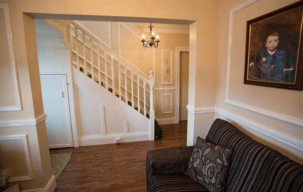 Annandale House 3*