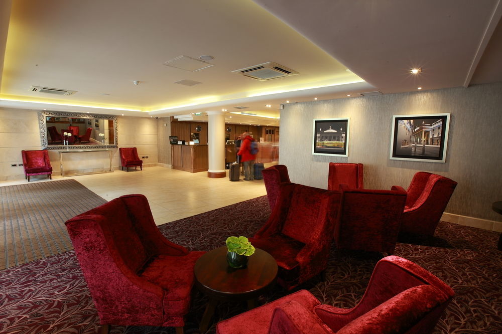 Academy Plaza Hotel 3*
