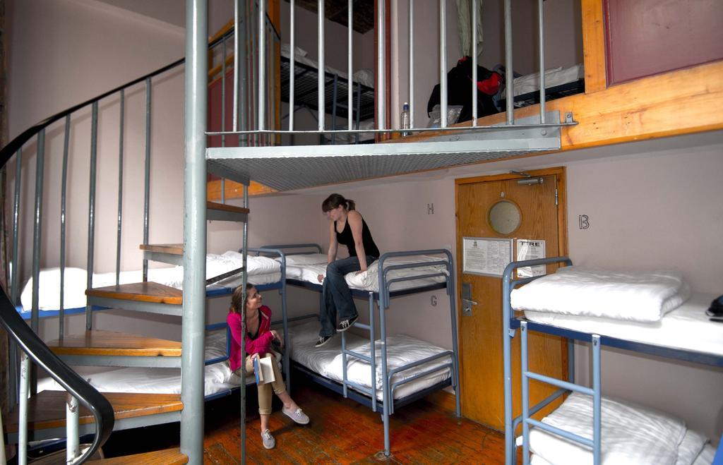 Hostel Avalon House *