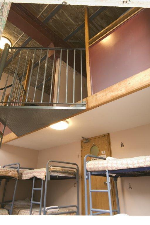 Hostel Avalon House
