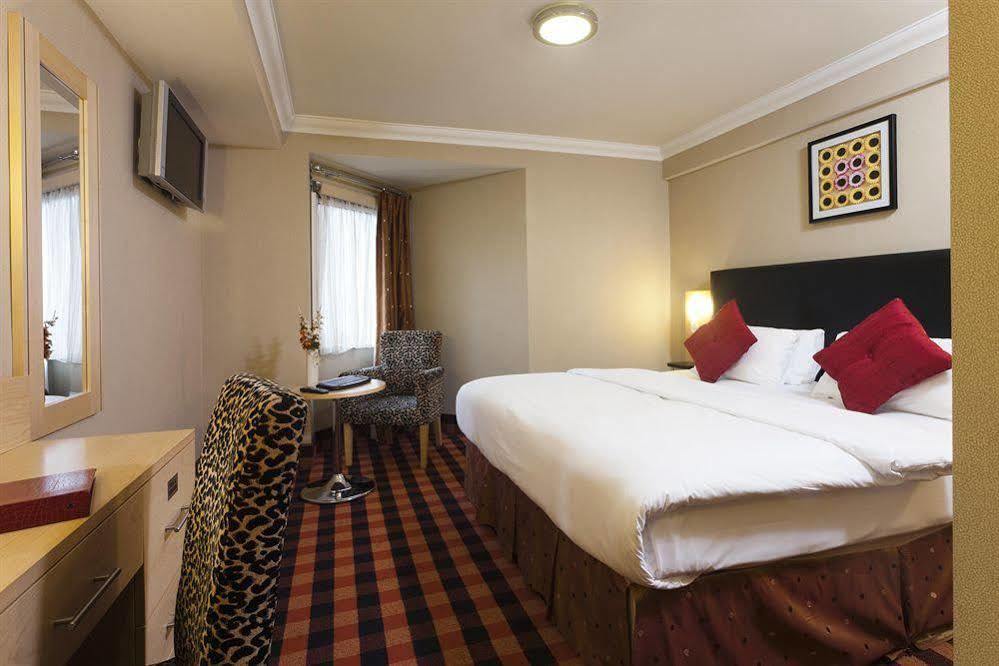 Hotel Academy Plaza 3*