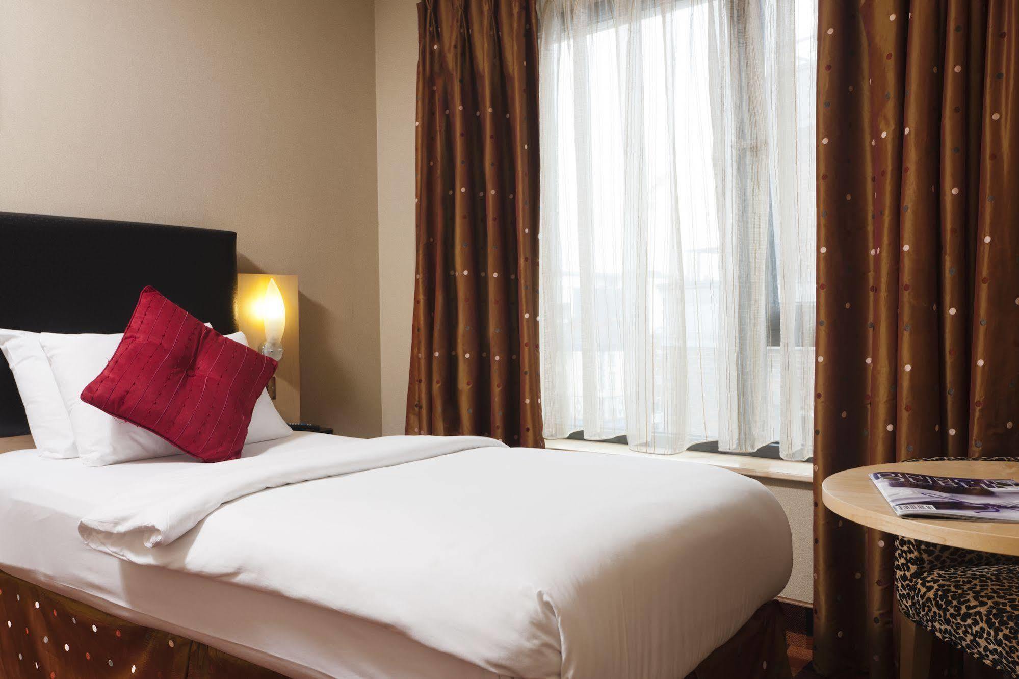 Hotel Academy Plaza 3*
