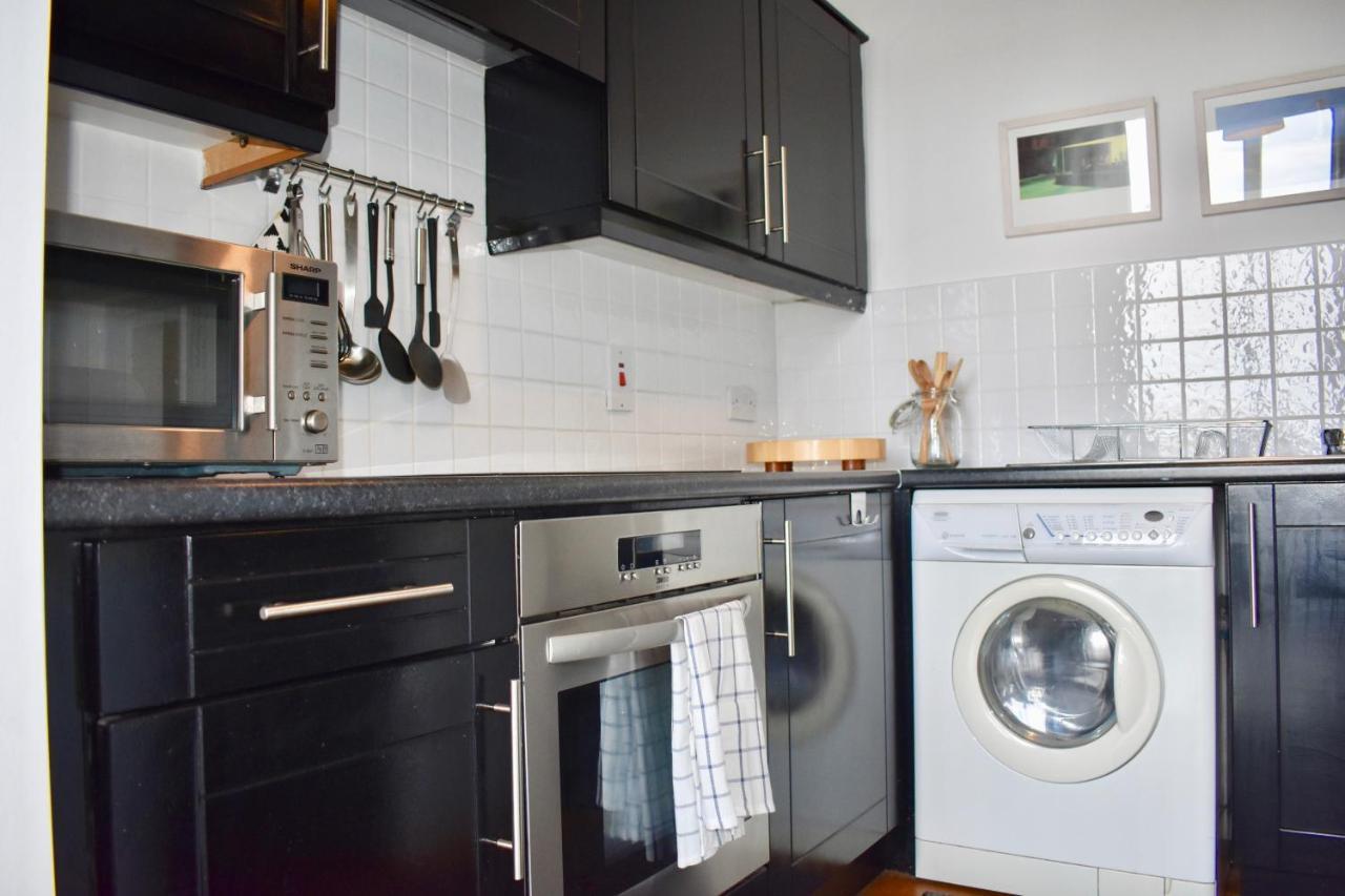 1 Bedroom Apartment *