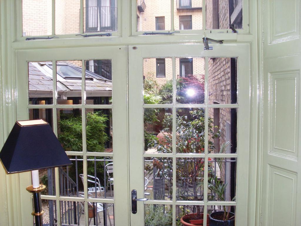 The Townhouse Hotel