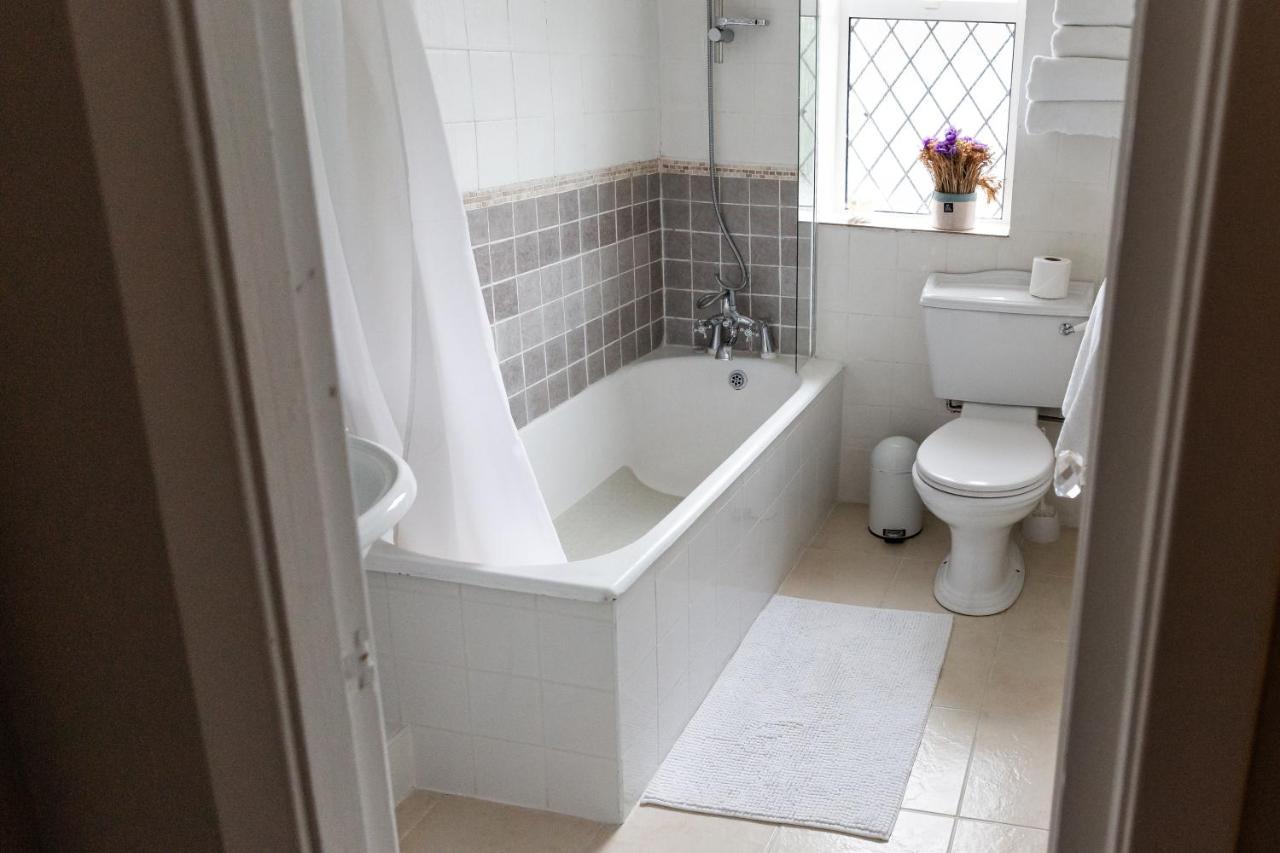 Bed & Breakfast Aaron Court 3*