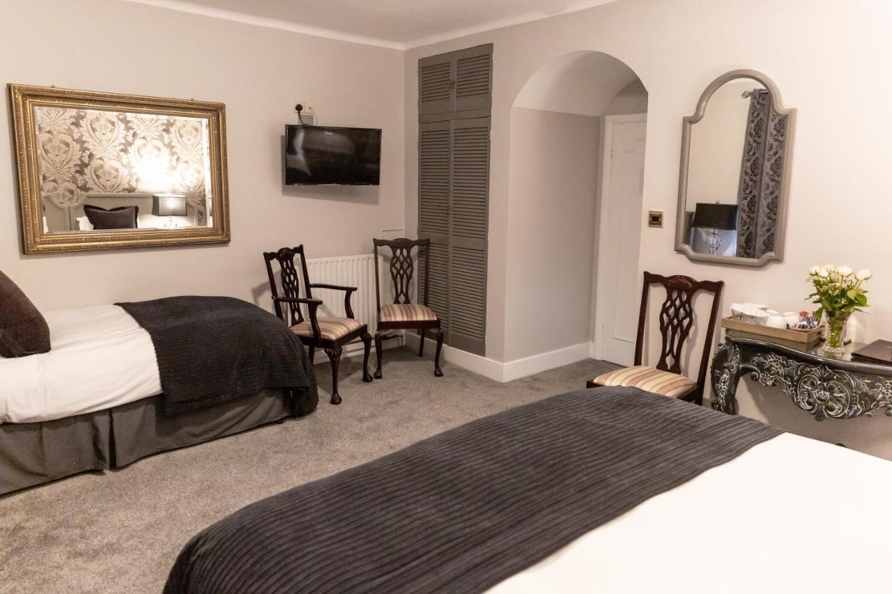 Aaron Court Bed & Breakfast 3*