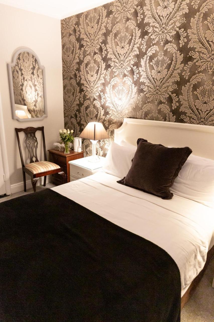Aaron Court Bed & Breakfast 3*
