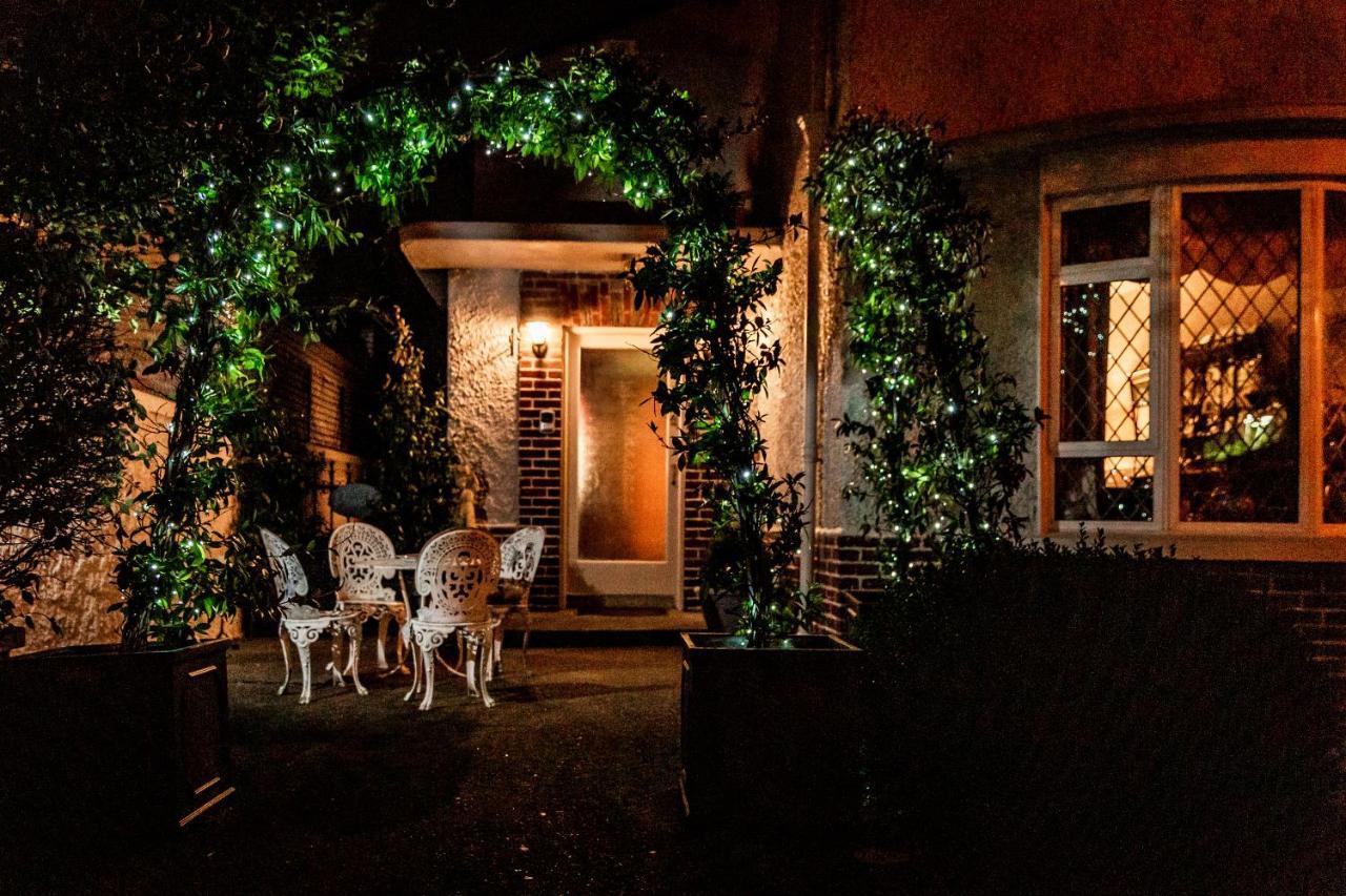Bed & Breakfast Aaron Court 3*