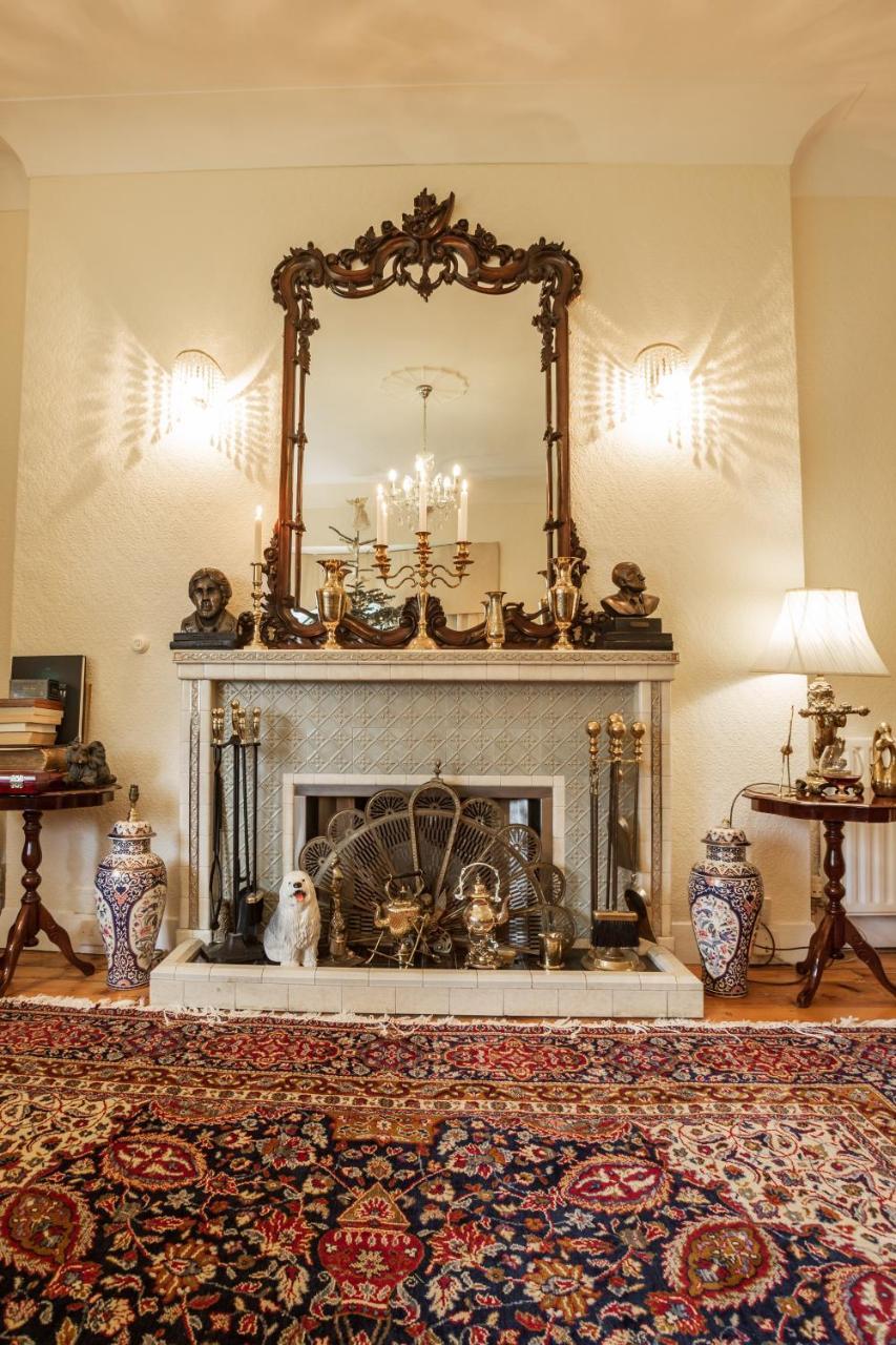 Bed & Breakfast Aaron Court 3*