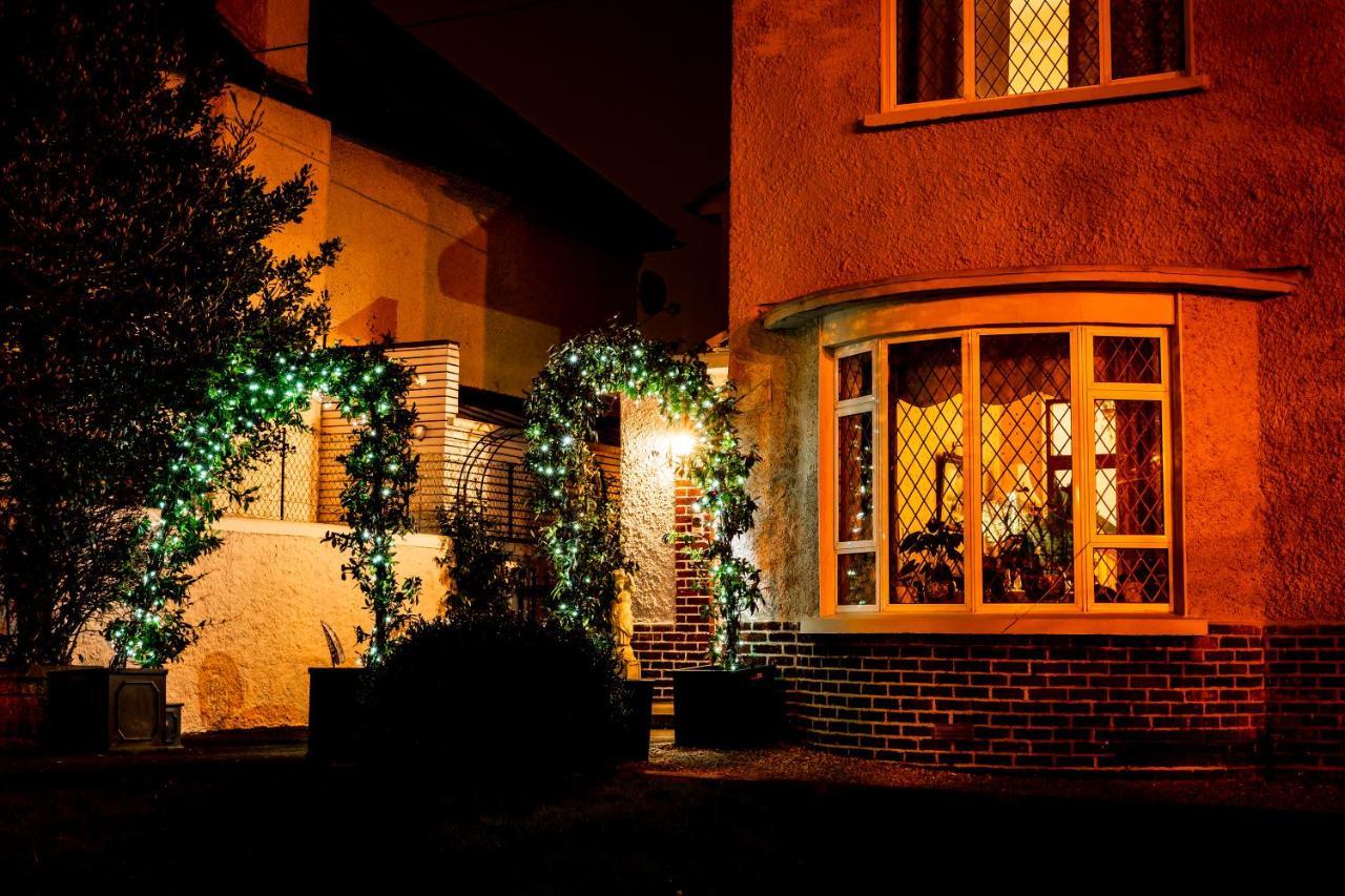 Bed & Breakfast Aaron Court 3*