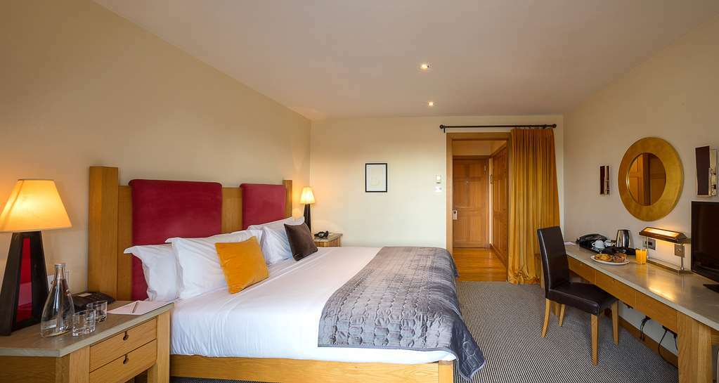 Hotel The Clarence 4*