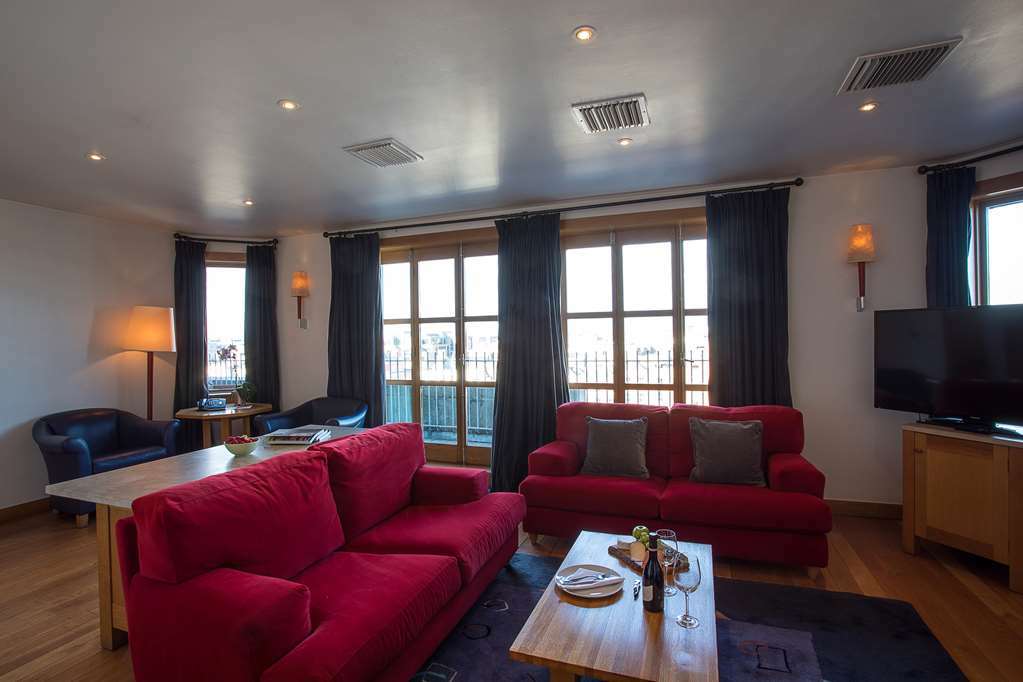 Hotel The Clarence 4*