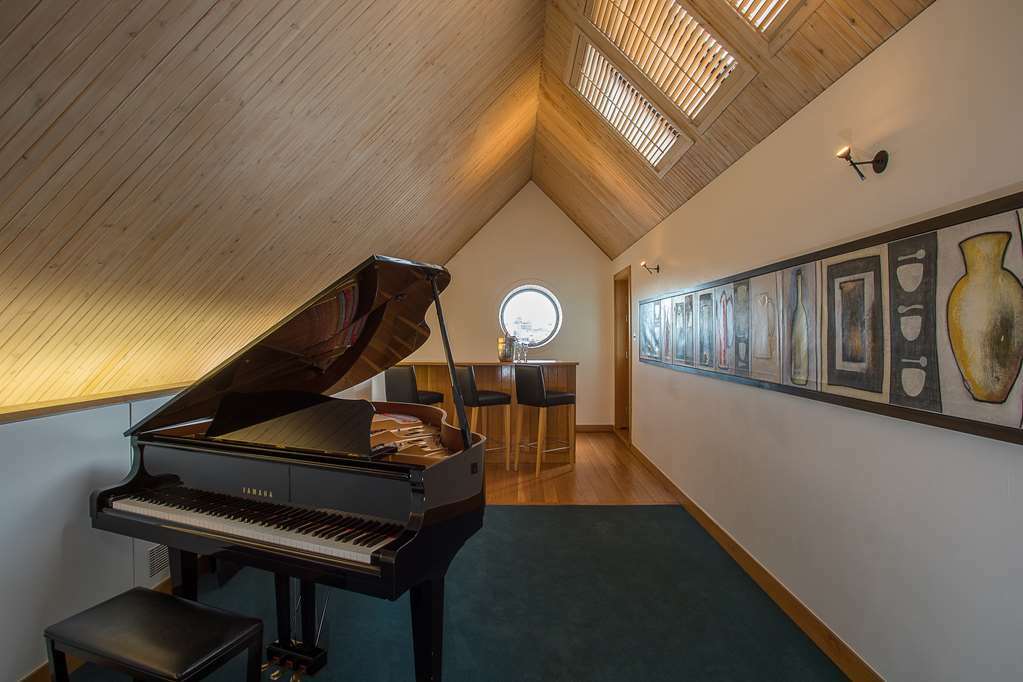 The Clarence Hotel 4*