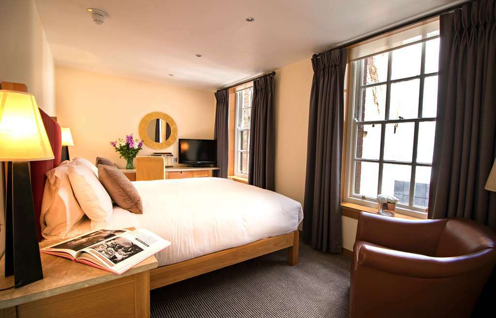 The Clarence Hotel