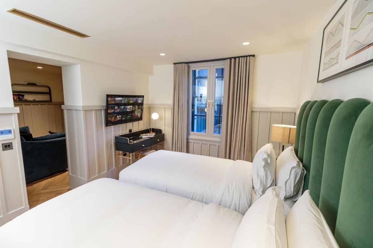 The Clarence Hotel 4*