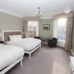 Stauntons On The Green Hotel