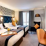 Camden Court Hotel