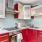 Central Location 2 Bedroom 2 Bathroom Fast Wifi