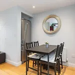 Central Location 2 Bedroom 2 Bathroom Fast Wifi