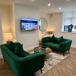 Ifsc Townhouse Apartments