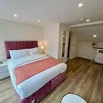 Ifsc Townhouse Apartments
