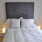 Luxury Large Stylish 2 Bed Apt, Sandymount Village