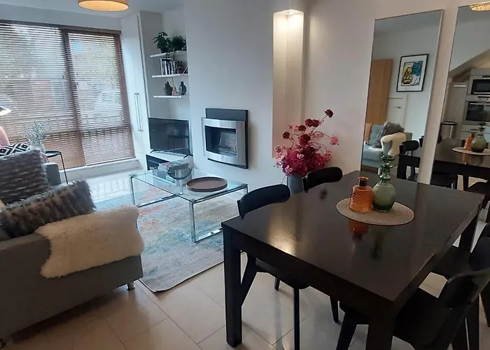 Elegantly Refurbed 2Bd In Shankill - 3Km From Bray